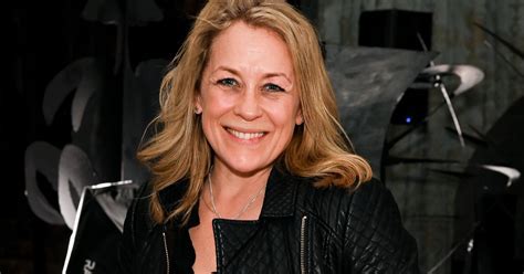 sarah beeny reveals she has breast cancer huffpost uk entertainment