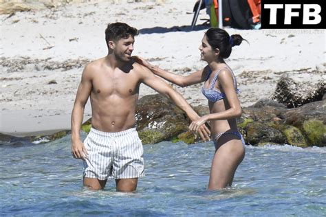 Lucia Rivera Romero Shows Her Nude Tits While On Holiday In Sardinia