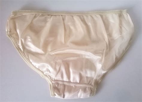 1960s Vintage Silky Cream Nylon Panties Knickers Ladiesteen Girls S 8