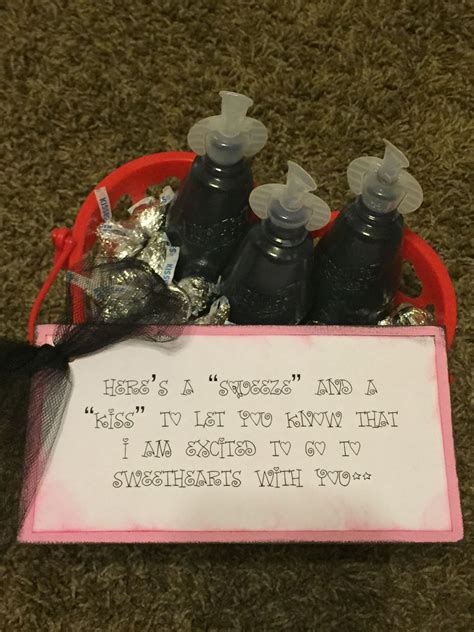 Cute Idea For Answering Someone To Sweethearts Dance ️ School Dance