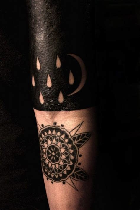 40 Bold Blackwork Tattoos Tatuajes Geniales Tatuajes Y A Flor De Piel