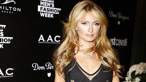 पेरिस हिल्टन विमान दुर्घटना की अफवाह उड़ाने वालों पर केस दायर करेंगी Paris Hilton Im Suing The