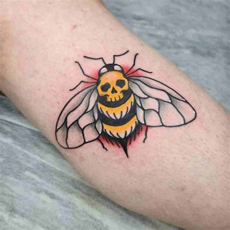 Buzzing And Fun Bee Tattoo Ideas By Tattoo Designers Tattoo Stylist