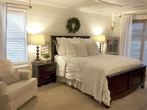 You can even combine modern wall decor and countryside wall decor which can make your living room, dining room, and bedroom look awesome. Beautiful farmhouse master bedroom decor ideas # ...