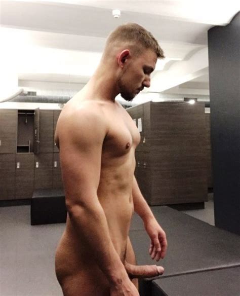 Flaunting In The Locker Room Page LPSG