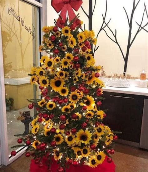 14 Sunflower Christmas Trees To Brighten Up Your Holiday Decorating