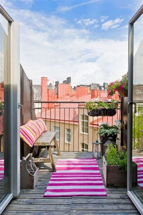 38 Cozy Small Apartment Balcony Decorating Ideas On A Budget Page 6