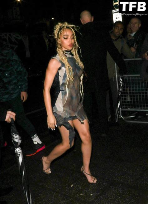 Fka Twigs Flashes Her Nude Tits Legs The Nme Awards In London Photos Thefappening