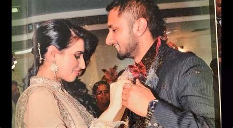 Indian Rapper Yo Yo Honey Singhs Wife Accuses Him Of Domestic Violence