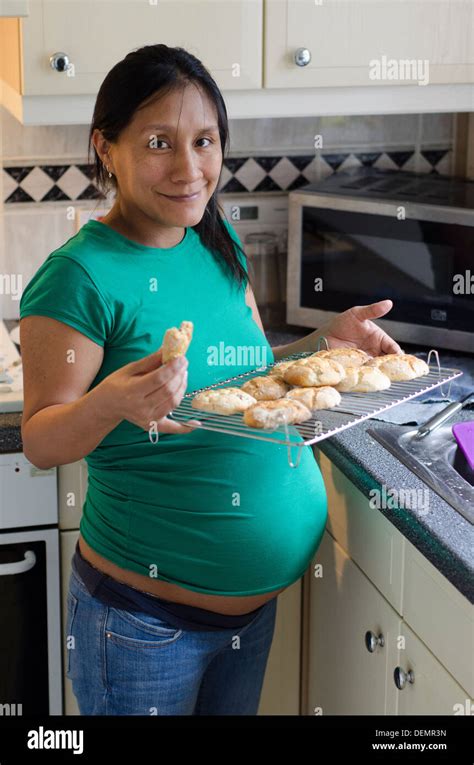 pregnant latina pics