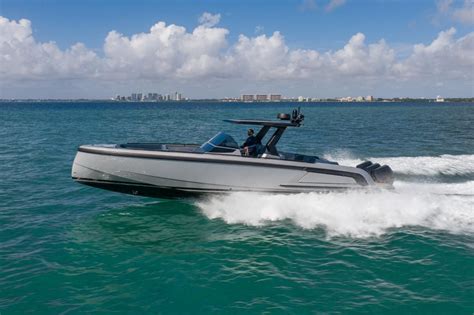 2021 Vanquish Yachts Vq40 Center Console For Sale Yachtworld