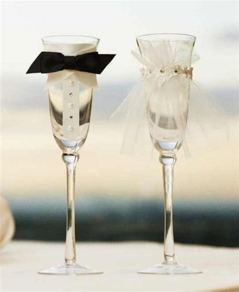 Diy Champagne Flutes For The Wedding Party