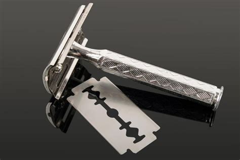 Interesting Facts Do You Know Why Shaving Blades Have Same Design From