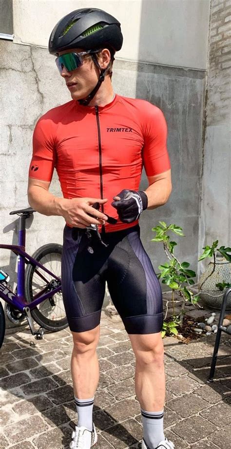 cyclist and speedskater cycling outfit lycra men cycling suit