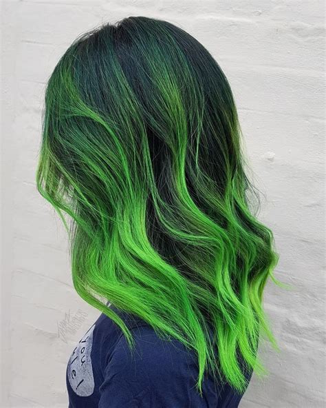Neon Green Queen 💚 Jaymz Marsters • • • Hairgoals Hairdressermagic Salonlife Hairtends