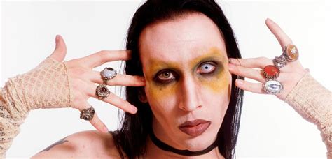 Marilyn manson — don't chase the dead 04:17. Marilyn Manson lança clipe da nova música "We Are Chaos"