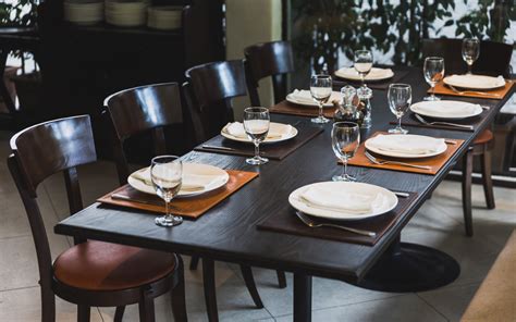 Organising A Dinner Party In A Small Space Zameen Blog