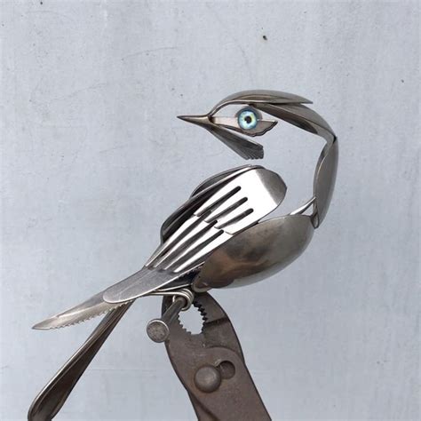 Artist Turns Unwanted Scrap Metal Into Magnificent Bird Sculptures
