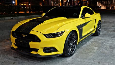 Black Stripes Revealing The Wildnature Of Yellow Ford Mustang 50