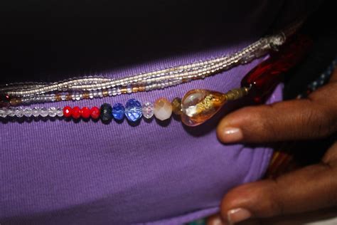 File Crystal Waist Beads Wikipedia