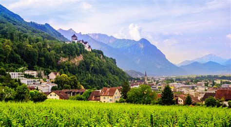 Vaduz Town The Capital Of Liechtenstein Europe - Fotografie stock e ...
