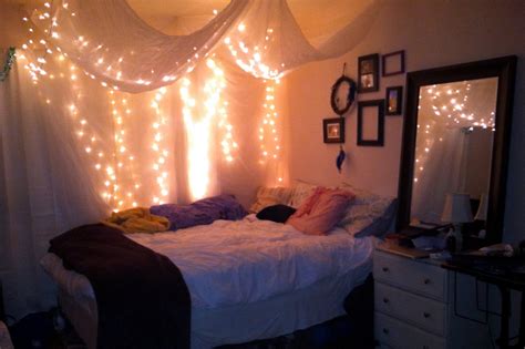 You can easily outline your bedroom with some string lights as well. 30 Romantic String Light Ideas For the Bedroom