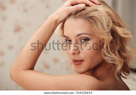 Sensual Blonde Woman Posing Naked Nude Stock Photo 354120614 Shutterstock