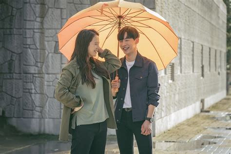 Song Ji Hyo And Park Shi Hoo Cant Stop Having Fun Behind The Scenes In “lovely Horribly” Soompi