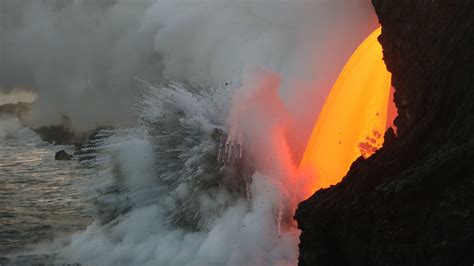 Streaming Lava Collapsing Cliffs And A Hawaii Volcanos Spectacular