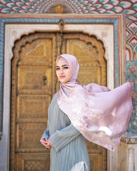 Koleksi Hijab Terbaru Yang Ramaikan Lebaran Bukareview
