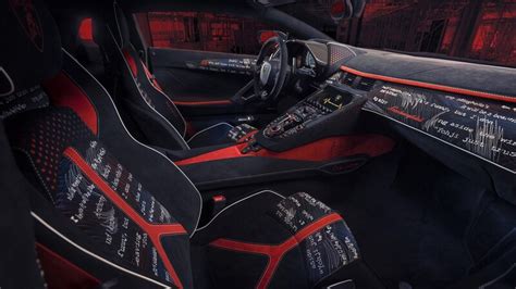 Lamborghini Destapa Un Exclusivo Aventador S En La Inauguración De Su