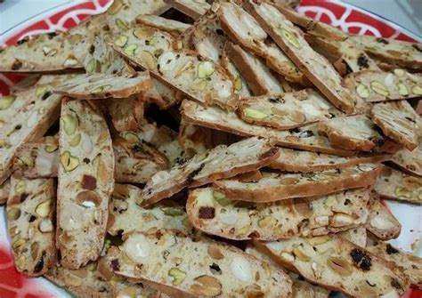 Stir in ground almonds and cranberries (mixture will be stiff). Cranberry Apricot Biscotti : Holiday Biscotti - Recipe ...