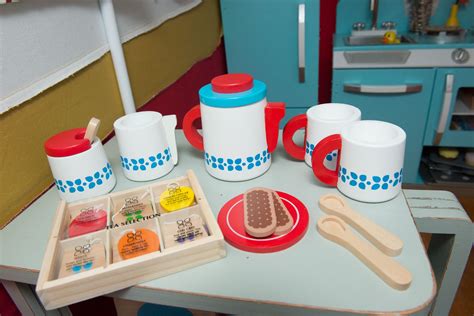 Olivers Kitchen Melissa And Doug Wooden Steep And Serve Tea Set Wooden