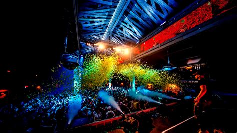 2019 marks the 27th festival (27 total). Paaspop 2019 - 360 Show Design