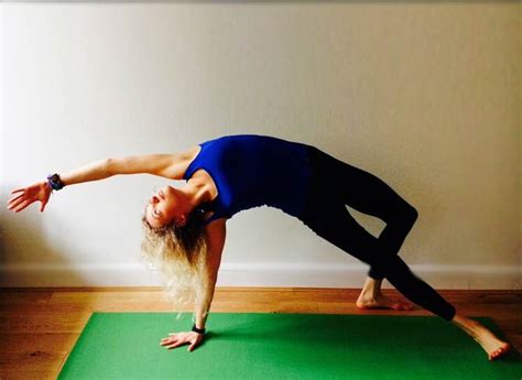 7 Powerful Reasons To Practice Backbends Every Day Yogamoo Yoga