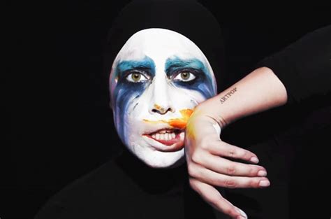 lady gaga releases applause video watch