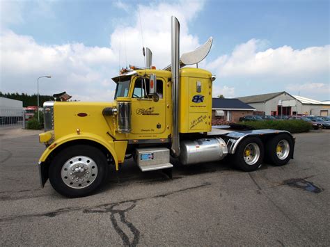 Peterbilt 359 Classicpicture 12 Reviews News Specs Buy Car