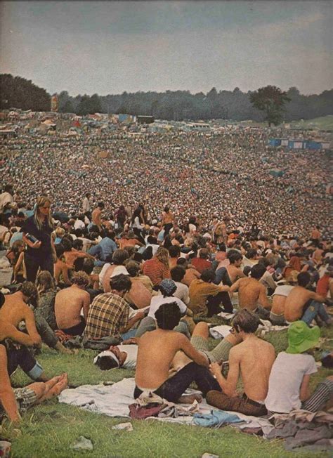 Pin De Karson En Aesthetic En 2020 Fotos De Hippies Woodstock Vida