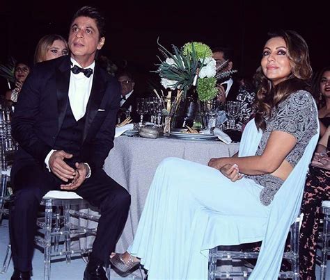 Wedding Anniversary Special Gauri And Shah Rukh Khan Look Super Hot Together Shah Rukh And