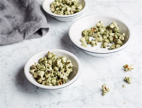 This green goddess smoothie is sweet, rich, and full of good stuff. Spirulina Popcorn Recipe | Goop