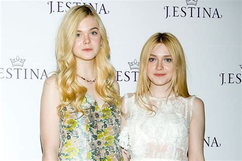 Обожаю тебя дакота!(adore thee dakota!) читать далее>>. Dakota and Elle Fanning's Sister Beauty Evolution | Teen Vogue