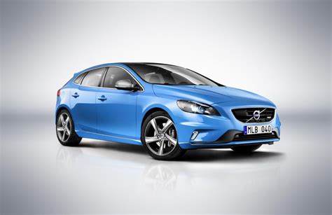 Volvos All New V40 R Design First Vehicle Leasing Car Reviews 2024