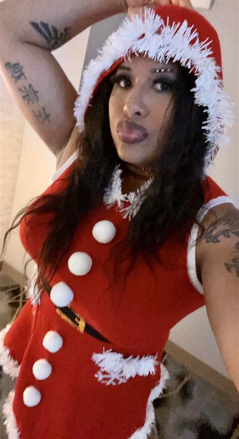 🪓nyla rose🥀 on twitter be naughty save santa the trip 😁🤷🏽‍♀️😈😈😈 💄 every1loveslindsey on ig