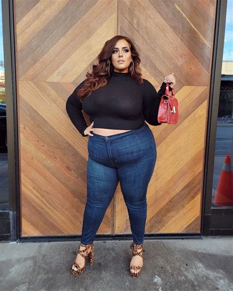 Plus Size Influencer Olivia Shows Toronto How To Be Sexy And