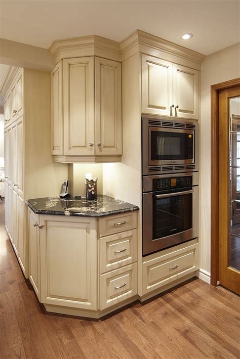 Question what ways have you found to utilize the space in kitchen base cabinets where the run of boxes turns 90 degrees? Schnarr Craftsmen Portfolio A potentially challenging ...