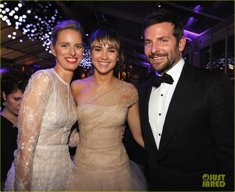 Bradley Cooper S Oscars Date Girlfriend Suki Waterhouse Photo Bradley Cooper