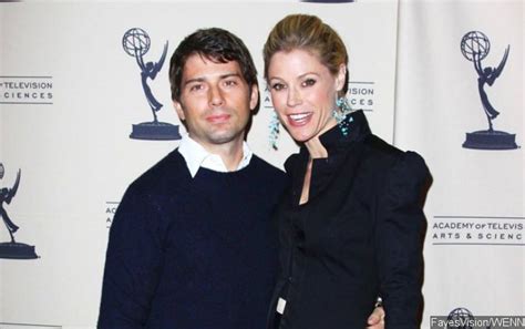 Julie Bowen And Ex Husband Reach Divorce Deal To End 13 Year Marriage