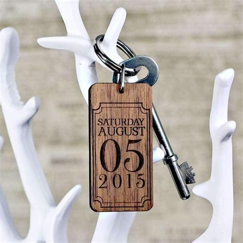 Gift ideas, surprises & special surprises a boyfriend won't forget! Custom Special Date Keyring | Boyfriend gifts, Diy gifts ...