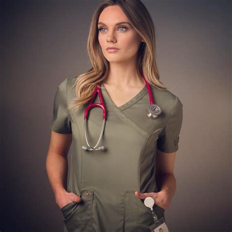 Pin By Rebecca Cessna On Outfit Of The Day Beautiful Nurse Scrub