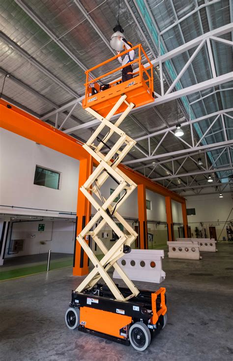 Gwinnett County - Electric Scissor Lift | Premier Platforms